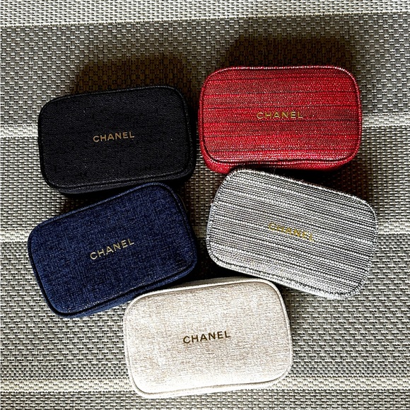 Small CHANEL Bags - Picture 1 of 3
